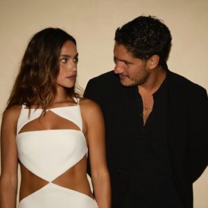Adria Arjona Instagram - @elleusa thank you for getting ready with me for the @blinktwicemovie premier. This was fun! To my ladies and to my family @ricardoarjonav #mamaleslie @emilychengmakeup @hairinel @sandraamador.xx @daniela_pizzo @venetiakiddstyle @thebeautysandwich @kevinberruuu @franklinlatt @daragordon @kate_rosen @alexmebed @danconstable love you thank you for making it soo special!!