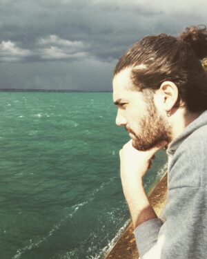 Adrián Salzedo Instagram - reflexiones de un día más, pero que en su día simbolizó algo nuevo, un nacimiento y si.... cumplo años y por suerte rodeado de gente que me quiere, me cuida, me respeta, me valora y sobretodo hacen que crezca en mi día a día... Gracias a todas las personas que habéis hecho algo por mi por pequeño que fuese y por pequeño que pueda ser en un futuro.  #findelacita #conzeta