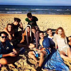 Adrián Salzedo Instagram - Ya han pasado dos años desde que nos hicimos esta foto / Two years have passed...(where is @georginaamoros try to find her )@tinitastoessel @jorgeblanco @mechisoy @riddervankooten @pasqualedinuzzoreal @leonardodcecchi @franviciana @panchitocia @beatrice.arnera #tinielgrancambiodevioletta @disney