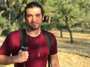 Adrián Salzedo Instagram - Presencia. #conzeta #actor #primeropersona #focus #healthy #summer #park #madrid #conciencia #proyeccion