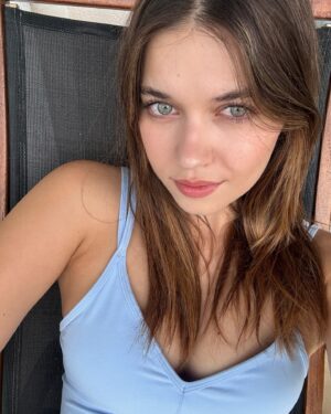 Afra Saraçoğlu Instagram - I did the greatest favor to my soul, body and mental health by coming here…💙🧿