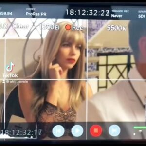África Zavala Instagram - #tbt looks de #Atrapada ❤️ como me divertí haciendo esta serie 😍🎬siempre será uno de mis trabajos favoritos👏