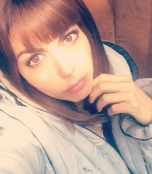 África Zavala Instagram - #tbt looks de #Atrapada ❤️ como me divertí haciendo esta serie 😍🎬siempre será uno de mis trabajos favoritos👏