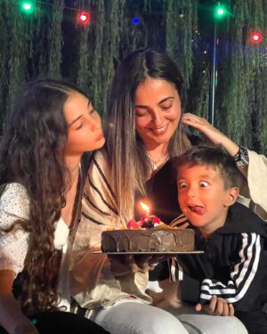 Aggeliki Daliani Instagram - Birthday party 🎈
** Ένα απλό πάρτυ γενεθλίων με διακριτικότητα και καθόλου ανυπομονησία για την τούρτα 😂😂🎂#Nikitas  swipe ➡️ και δες το βίντεο 
•••••••••••••••••••••••••••••••••••••••••
#mybirthday #mykids #partytime #happymoments #birthdaycake #august #summer2023