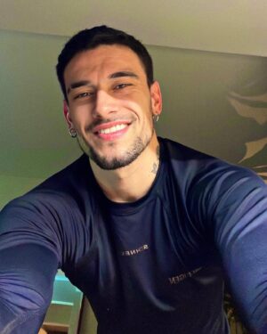 Agustín Bernasconi Instagram - Lunes de fútbol , lunes feliz. ♥️⚽️🤣