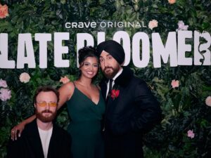 Ahamed Weinberg Instagram - @latebloomerseries is now streaming on @cravecanada !!! This was one of the best experiences of my entire life. Watch it in Canada or wait til we can stream it elsewhere.

👔: @kotn 
📷: @ag24kt
