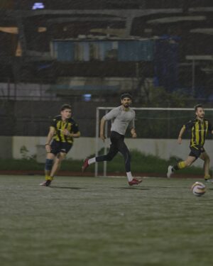 Ahan Shetty Instagram - Great game against @pericoherraiz and his team. They’ve come all the way from Spain to teach underprivileged children how to play football and help enhance their skills and love for the game. Thank you for doing what you do. Glad to have met such amazing people ❤️ @cooperacion_internacional_ong