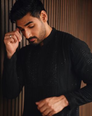 Ahan Shetty Instagram - 🖤 

#A&R