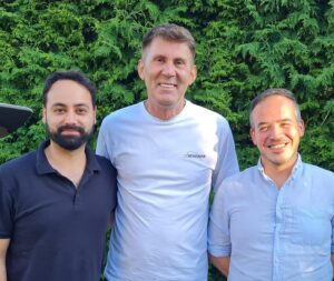 Ahmet Çevik Instagram - Dün Evlerinde misafir eden Dostlarım @mehtapingolf ve İngolf Çiftine Teşekkür Ederim.

@sekersiru @tarkovski87 @drn_bln_92