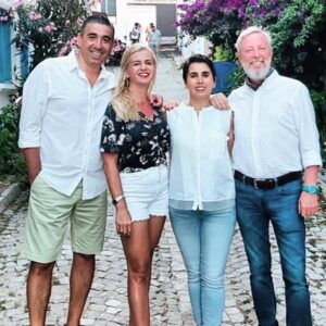 Ahmet Somers Instagram - Dostlarla Bozcaada bir başkadır.
@atmacasss @arzusomers @m_g_atmaca #bozcaada #tatil