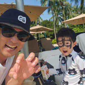 Ahn Jae-wook Instagram - #여름방학#가족여행

아빠도 쉬러 간건데....안 힘들어..괜찮아..ㅎㅎㅎ;;