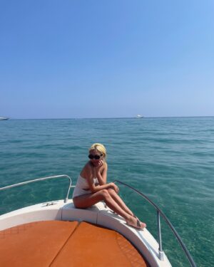 Ahn Ji-young Instagram - 🚤🩵
