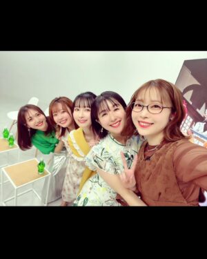 Ai Kayano Instagram - 無職転生特番でのお衣装👗
シルフィらしく草花が描かれていて可愛らしい🌿
爽やかでこの季節にピッタリです！

いつも番組の進行してくださっている森さんもすっかりファミリー✨
いつも愛ある進行に感謝です☺️

3期が今から楽しみ〜！
これからもグレイラット家を宜しくお願いします（茅）

ワンピース
@wildlily_daikanyama 
イヤリング
@osewaya_official