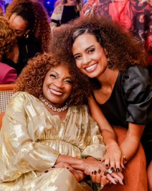 Aisha Jambo Instagram - Celebração #zeze80 - foi lindo! Viva nossa musa do cinema, teatro, tv e música. Viva @zezemotta 

📸: @miguel_sa73