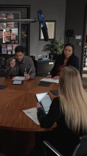 Aisha Tyler Instagram - That’s a cut on rehearsal 🎬 #CriminalMinds