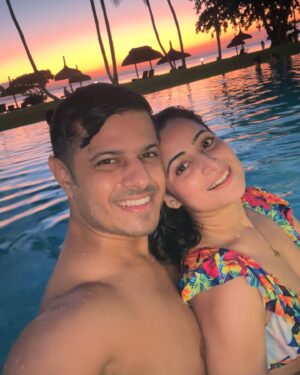 Aishwarya Sharma Bhatt Instagram - Happy birthday Husband @bhatt_neil 🎂🎉 I know we aren’t perfect but that’s the beauty of it, actually We are imperfectly Perfect 🤪 We fight more than we love and we are never on the same page ever 😂 but today you have to be on my page because “mera birthday mera birthday or Tera birthday bhi mera birthday” 🤣 so technically Happy birthday to me 🎉🎂💃🏻

#aishwaryasharma #neilbhatt #birthday #birthdayboy #4thaugust #husband #love