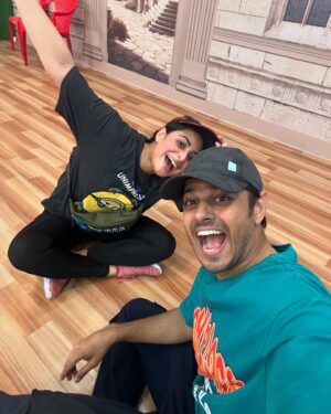 Aishwarya Sharma Bhatt Instagram - Happy birthday Husband @bhatt_neil 🎂🎉 I know we aren’t perfect but that’s the beauty of it, actually We are imperfectly Perfect 🤪 We fight more than we love and we are never on the same page ever 😂 but today you have to be on my page because “mera birthday mera birthday or Tera birthday bhi mera birthday” 🤣 so technically Happy birthday to me 🎉🎂💃🏻

#aishwaryasharma #neilbhatt #birthday #birthdayboy #4thaugust #husband #love