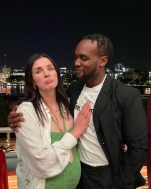 Aisling Bea Instagram - So incredibly proud of my bestie @kadiffkirwan who stars in HOT WING KING at The National Theatre alongside such a perfect cast with more chemistry than a science lab. Kadiff’s performance is so stunning, I almost gave birth watching HIS perfect delivery. 

GO SEE IT. We laughed, we cried, it is soooo excellent and you will end up on your feet wanting to jump on stage with everyone by the end. Tip - do not actually do that. 

* To avoid admin for ma cute lewk, my green dress was a second hand number from @therealreal an American second hand website & my shirt was an @oxfam number from an acting job I did & truthfully had a bird shit stain on the back which will not shift, so I’ve decided to reframe it as lucky.
