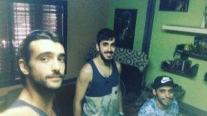 Aitor Luna Instagram - Las mañanas de Carabanchel!! #buenascompañias @solohmateo @julio_malacosta......si os pica la curiosidad pasaros Por su canal de YouTube.....#solohmateo Freeeesco Freeeesco!!!!! #reggae #veranito