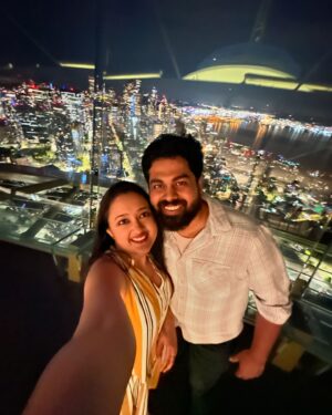 Akhila Pajimannu Instagram - Seattle vibes, our love thrives at a 520feet height, In midnight❤️❤️
@trdhananjai_sharma 

#akhilapajimannu #couples #couplegoals #spaceneedle #seattle #birthday #vibes #goodvibes #midnight #positivevibes #positivethinking #explore #exploremore #instagram #instagood #newpost