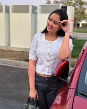 Akhila Pajimannu Instagram - Weekend done ✅ 

#akhilapajimannu #singer #ootd #instagram #instadaily #weekend #weekendvibes #instamood #instafashion #instalove