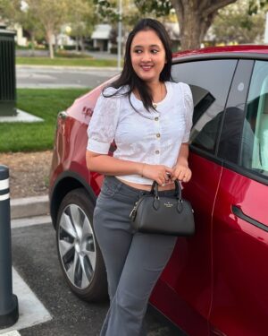 Akhila Pajimannu Instagram - Weekend done ✅ 

#akhilapajimannu #singer #ootd #instagram #instadaily #weekend #weekendvibes #instamood #instafashion #instalove