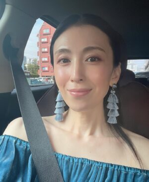 Akiko Hinagata Instagram - もう夏ですね
娘がプールか海だと騒いでいました
いくつになってもアクティブだなぁ
#夏は
#海かプール