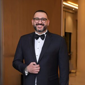Akram Hosni Instagram - شكراً معالي المستشار @turkialalshik 
علي الدعوه الكريمه لحضور العرض الخاص لفيلم #ولاد_رزق 

فخر لكل مصري وسعودي اننا نوصل لهذه الدرجه من الإبهار في عمل فني .. ألف مبروك لكل طاقم العمل وعلي رأسهم المخرج الكبير @tarekalarianofficial 👏🏼👏🏼
