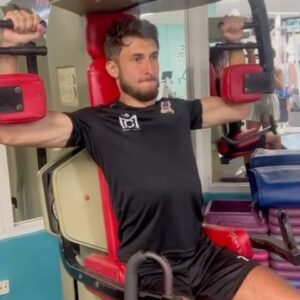 Alan Bronciac Instagram - Notre capitaine se prépare du côté de Curaçao pour faire trembler les filets en P1 l'année prochaine ... @alan_brncic