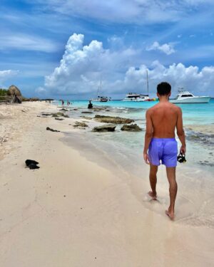 Alan Bronciac Instagram - Carribbean paradise ☀️🇨🇼