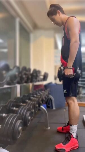 Alan Campana Instagram - ปฎิบัติการสร้างกล้ามเนื้อกันครับ💪😁