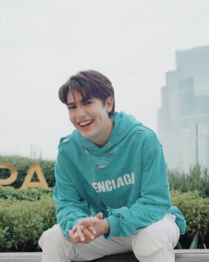 Alan Campana Instagram - ลุคไหนก็ไม่สดใสเท่า ลุกไปหาอะไรกิน 😆 #alancampana​