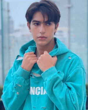 Alan Campana Instagram - ที่บ้านไม่ได้ติดหรูครับ ที่บ้านติดหนี้ 💸#alancampana #cuteboy #cuteboysthailand