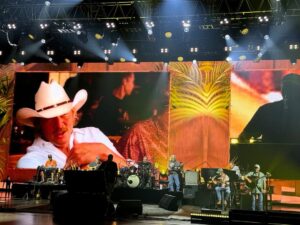 Alan Jackson Instagram - Rehearsals are underway, and we’re gearing up for Boston! We can’t wait to see y’all there! #LastCallWithAlan

Limited tickets remaining, so make sure to get them before they are gone at alanjackson.com/tour. (Link in bio).