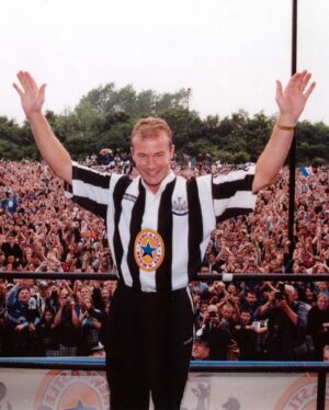 Alan Shearer Instagram - Icon. 🙋‍♂️ 

On this day 28 years ago, @alanshearer joined Newcastle United!