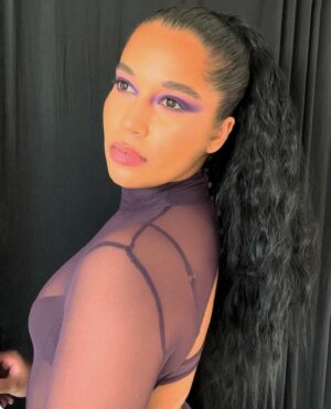 Alana Monteiro Instagram - 27 Today 🎉💜🎂

MUA @gorgeousfacesbyv 
CAKE @alyssasilvabeauty @theebakerbeauty 
DRESS @houseofcb