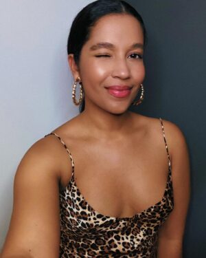 Alana Monteiro Instagram - Dress   Earrings @dannijo ✨