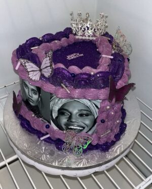Alana Monteiro Instagram - 27 Today 🎉💜🎂

MUA @gorgeousfacesbyv 
CAKE @alyssasilvabeauty @theebakerbeauty 
DRESS @houseofcb
