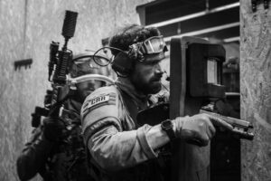 Alban Lenoir Instagram - J’avais deux rêves dans ma vie… J’en ai réalisé un en devenant acteur et j’ai effleuré du doigt le deuxième grâce au @gign.france … Merci pour cette incroyable journée… 🙏🏼
#sengagerpourlavie 
#hommesdexceptions 
📸 Tim 🔥