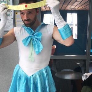 Alban Lenoir Instagram - Et sinon Halloween, ça c est bien passé pour vous? 🎃🧚🏼‍♂️🌈💫🤽🏼‍♂️
#lescrevettespailletees #movie #teamsailormoon #happyHalloWeen #HalloQueen