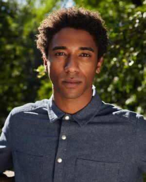 Alberto Boubakar Malanchino Instagram - black don't crack… sarà vero? 🥔

ph: @sunetramarini 

St: @lengo_by_lengo 

Press: @sarabattelli @gianluca_tucciarone #rubikcomunicazione

thx: @milanovibra @rifolab