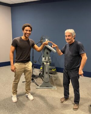 Alberto Boubakar Malanchino Instagram - Non tutto è Buzz ma tutto è verso l’infinito…🚀
Foto (non) professionali di questa meravigliosa avventura! 
In ordine:
1- Io che cerco di capire come portarmi a casa la statua di buzz
2-il mio idolo e indiscusso space ranger #massimodapporto che mi ha fatto tornare bambino🙏🏾
3- #ludovicotersigni che mi guarda come se fossi l’ultimo piatto di carbonara rimasto su questo pianeta❤️🐈
4- @estherlaelisha che mi travolge con la sua bravura e bellezza👩🏾‍🚀
5- …cadere con stile
6/7- l’invidia di tutti i miei amici e si…Chris Evans è alto e bono anche dal vivo. Temevo l’effetto nano da giardino
8-ciao mamma guarda come mi diverto
9-scelgo tra la folla chi mi aiuterà a portare a casa Buzz
10- foto preferita.

@waltdisneystudiosit 
#lightyear 

@tt_agencysrl 
pr @sarabattelli 
St @deliaterranov