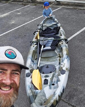 Aldo Kane Instagram - Morning paddle around Bristol Harbour. The wee man's first Riverine Op 🥷 🛶 🤣

Met @annawmson and the other wee man for lunch then raced them back to the launch. 😍

#bristolharbour #kayaking #getoutside  #expeditionmini