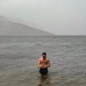 Aldo Kane Instagram - Winter wanders along the bonnie banks of Loch Lomond. ❄️

Obvs got a baltic dip in the bag. The wee man giving it big licks on the balance bike. What a spot. Scotland 🏴󠁧󠁢󠁳󠁣󠁴󠁿

#home #Lochlomond #Scotland #coldwater @annawmson @canadagoose