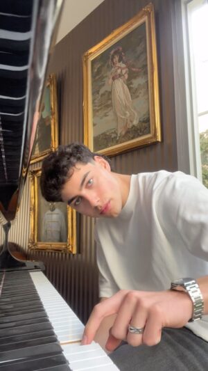 Alec Golinger Instagram - Runaway 🎹 
*
*
*
#reels #music #piano #chill #relax #vibes #song #sounds #instagramreels #instareels #instagood #saint #jewlery #watch #ring