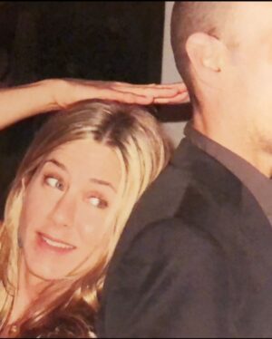 Aleen Keshishian Instagram - Happy birthday to the beautiful, kind, generous, talented, hilarious @jenniferaniston! 🩷 u so so much!