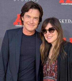 Aleen Keshishian Instagram - @jasonbateman is incredible in AIR directed by Ben Affleck.  Ben, Matt Damon, Viola Davis, Chris Medina, & Chris Tucker r all great. My favorite film in a long time…