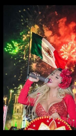 Aleida Núñez Instagram - Gran noche con mi show de cumbia, me los llevo en el corazón ❤️💃🏼🎤🎉VIVA MÉXICO!!! #show #cumbia #aleidanuñez @joeles6 manager