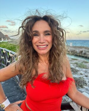 Alejandra Fosalba Instagram - Si alguien tiene dudas de que es el FRIZZ aquí un ejemplo 🤭🩷