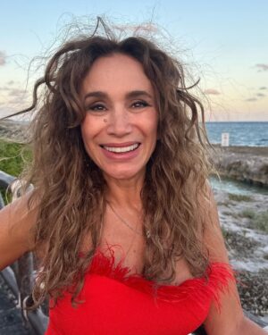 Alejandra Fosalba Instagram - Si alguien tiene dudas de que es el FRIZZ aquí un ejemplo 🤭🩷